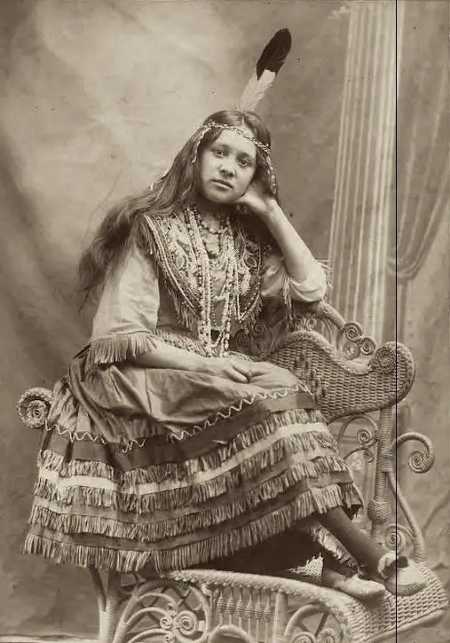 Lucy Nicolar as Princess Watahwaso