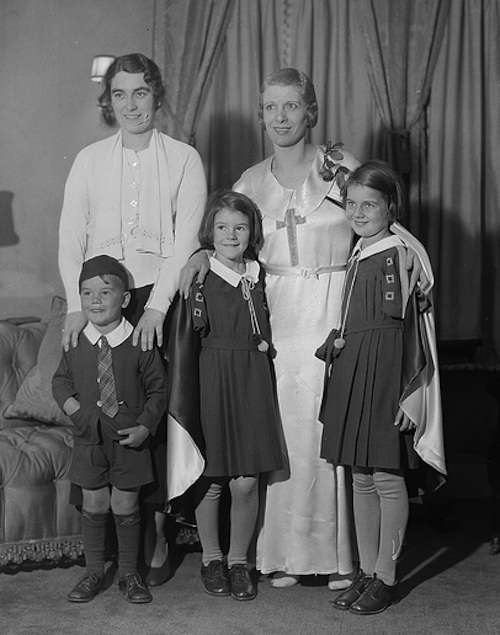 Jessie Costello and Aimee Semple MacPherson. Photo courtesy Boston Public Library, Leslie Jones Collection.