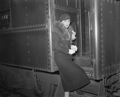 Jessie Costello heads for Broadway after her acquittal. Photo courtesy Boston Public Library, Leslie Jones Collection.