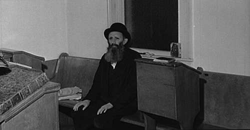 One of the Jewish residents of Colchester after the services in the local synagogue. Photo courtesy Library of Congress.
