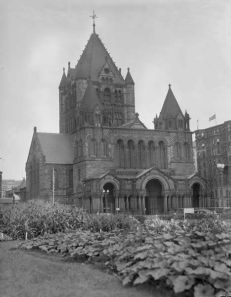 Victory garden in front of Trinity Church in Copley Square, Boston. Photo courtesy Boston Public Library, Leslie Jones Collection.