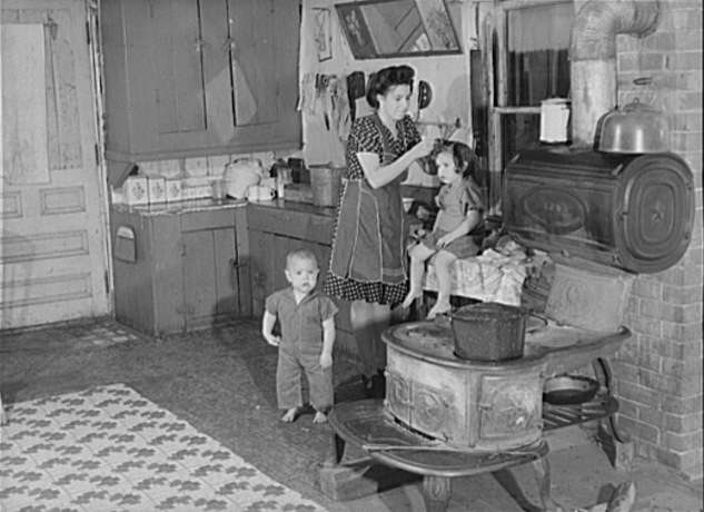 little-canadas-potato-farmer-family Wife and children of a poor French-Canadian potato farmer in the St. John Valley, 1940. Photo courtesy Library of Congress.