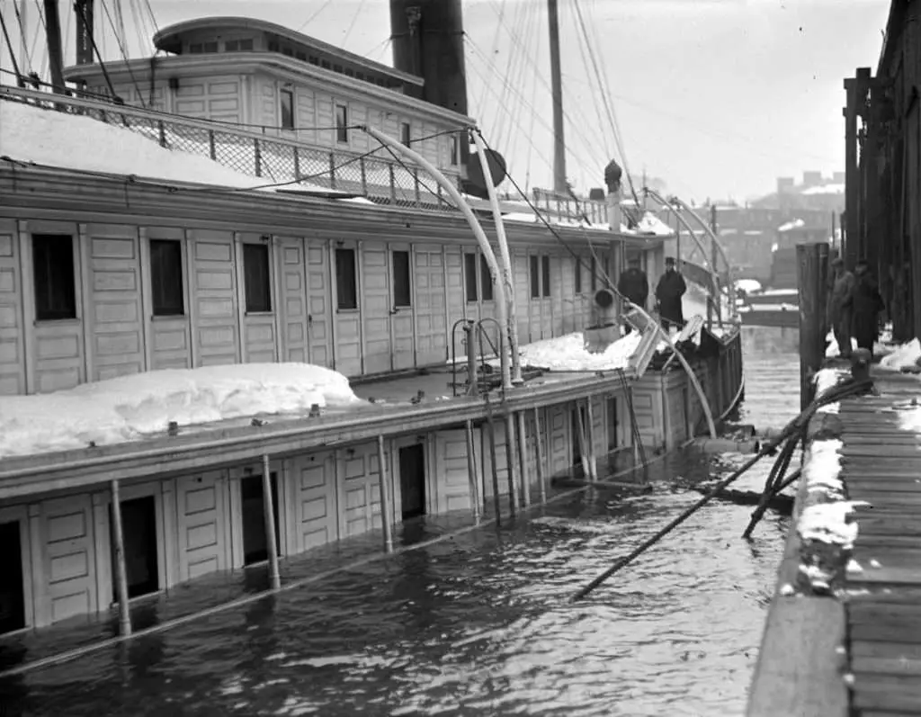 City of Rockland sunk at her pier in 1921 (Leslie Jones photo, Boston Public Library)